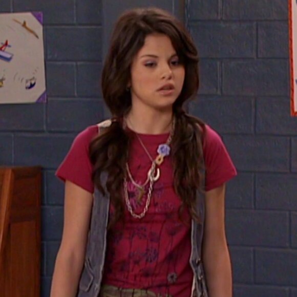 2000s Layered Horseshoe Flower Necklace ASO Alex Russo - Picture 10 of 12